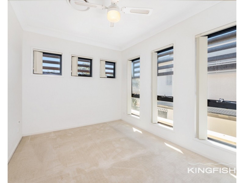 2/6 Peter Parade, Miami QLD 4220