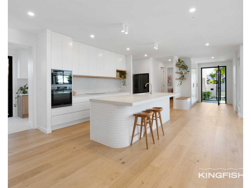 4 Tern Drive, Burleigh Waters QLD 4220