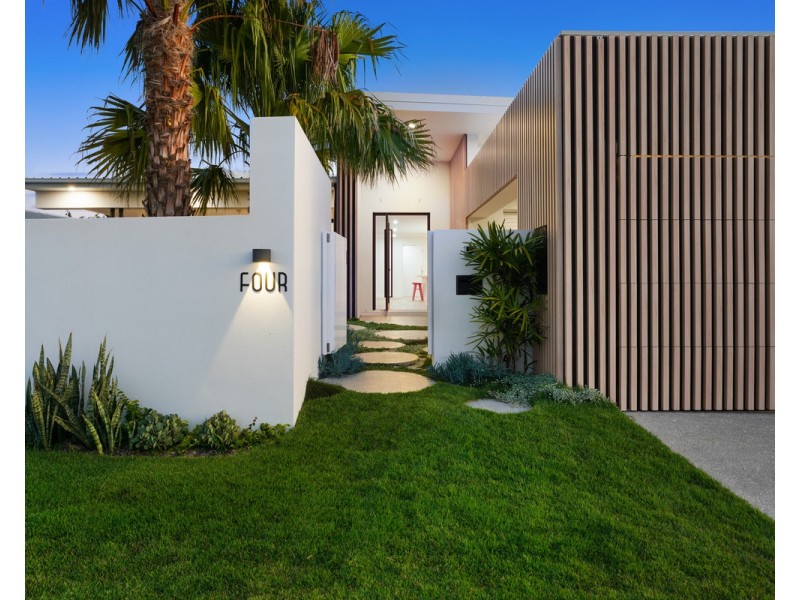 4 Tern Drive, Burleigh Waters QLD 4220