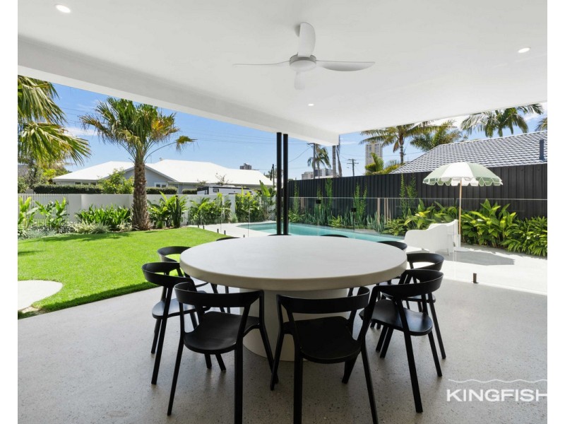4 Tern Drive, Burleigh Waters QLD 4220