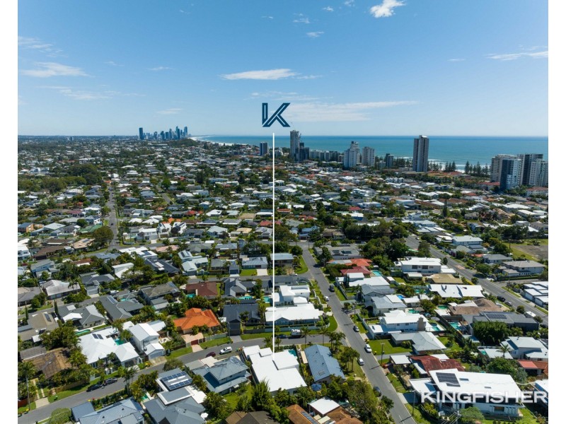 4 Tern Drive, Burleigh Waters QLD 4220