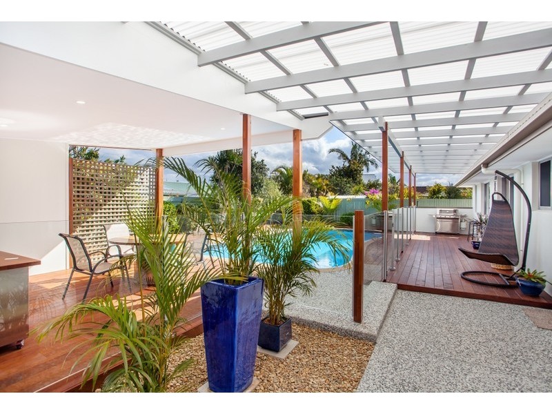 18 Bittern Avenue, Burleigh Waters QLD 4220