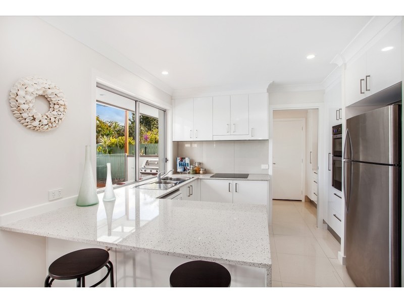 18 Bittern Avenue, Burleigh Waters QLD 4220