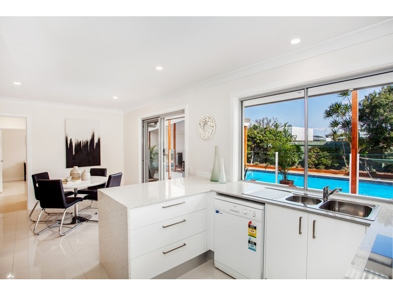 18 Bittern Avenue, Burleigh Waters QLD 4220
