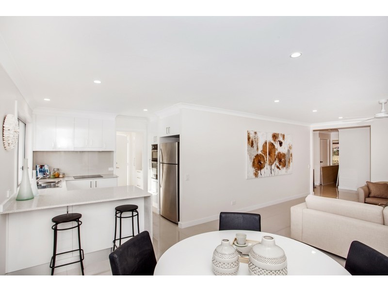 18 Bittern Avenue, Burleigh Waters QLD 4220