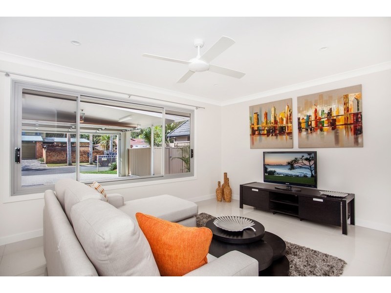 18 Bittern Avenue, Burleigh Waters QLD 4220