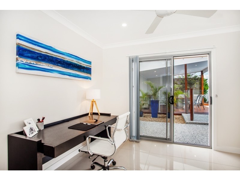 18 Bittern Avenue, Burleigh Waters QLD 4220