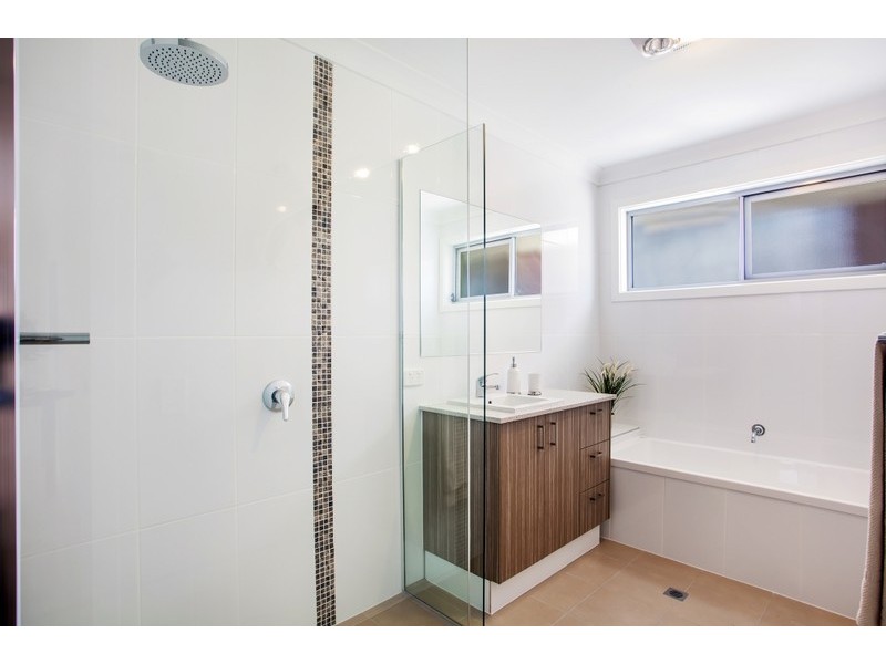18 Bittern Avenue, Burleigh Waters QLD 4220