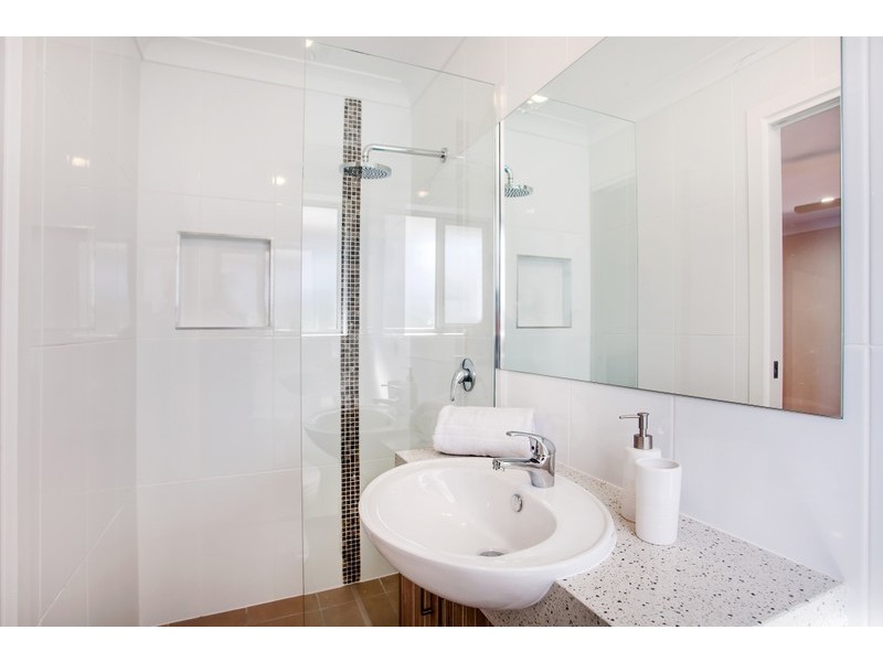 18 Bittern Avenue, Burleigh Waters QLD 4220