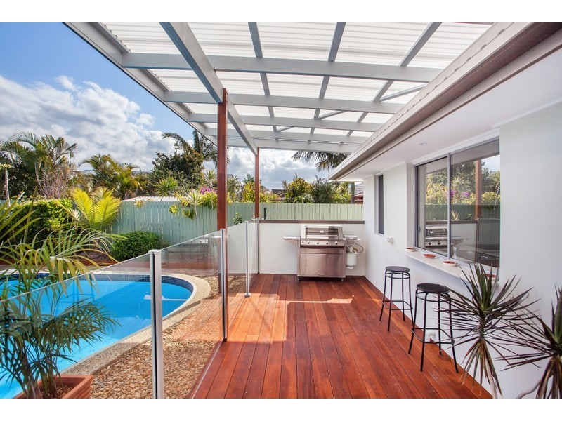 18 Bittern Avenue, Burleigh Waters QLD 4220