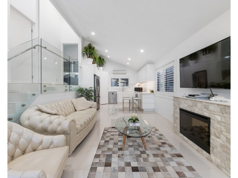 2/62 Hill Avenue, Burleigh Heads QLD 4220