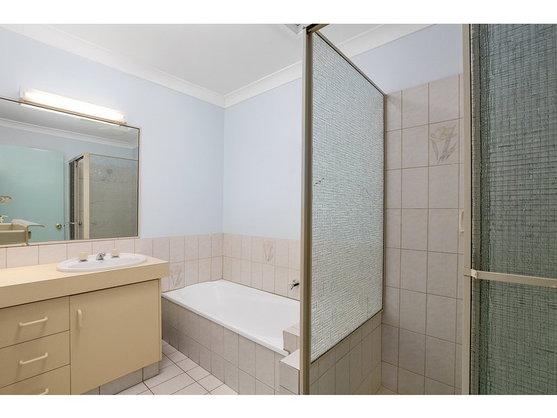 3/3 Teal Court, Burleigh Waters QLD 4220