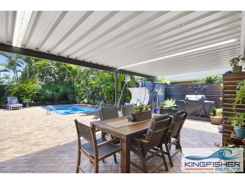 11 Curlew Crescent, Burleigh Waters QLD 4220