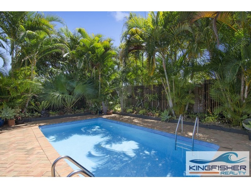 11 Curlew Crescent, Burleigh Waters QLD 4220