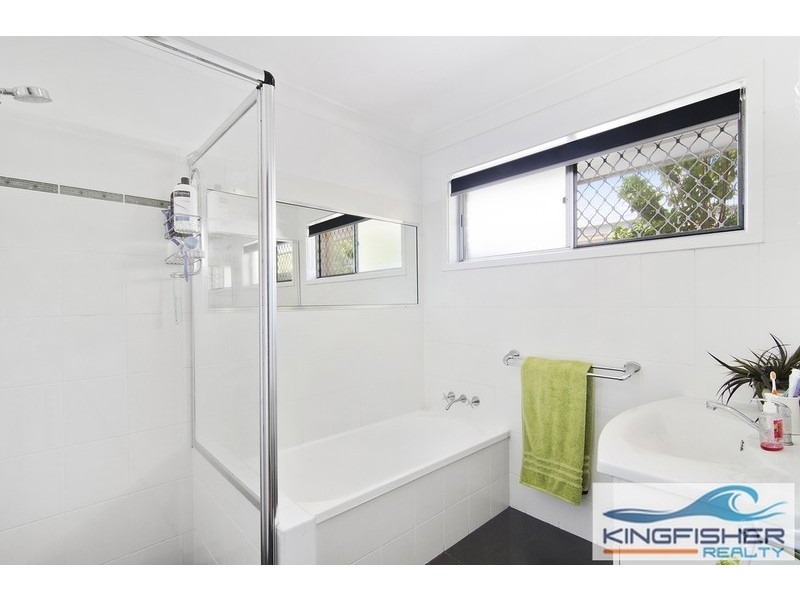 11 Curlew Crescent, Burleigh Waters QLD 4220