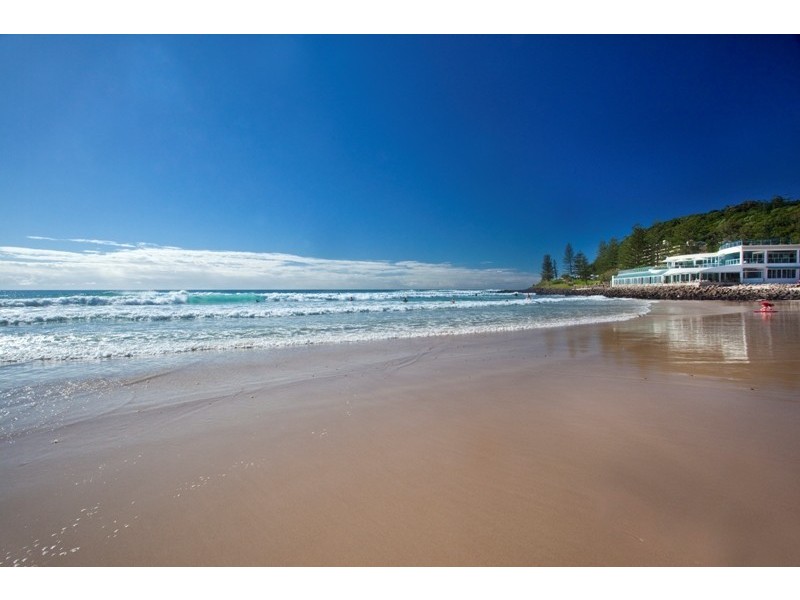 11 Curlew Crescent, Burleigh Waters QLD 4220