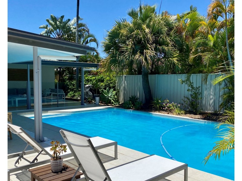 7 Penguin Parade, Burleigh Waters QLD 4220