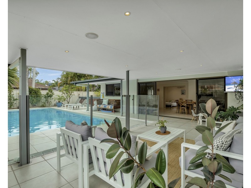 7 Penguin Parade, Burleigh Waters QLD 4220