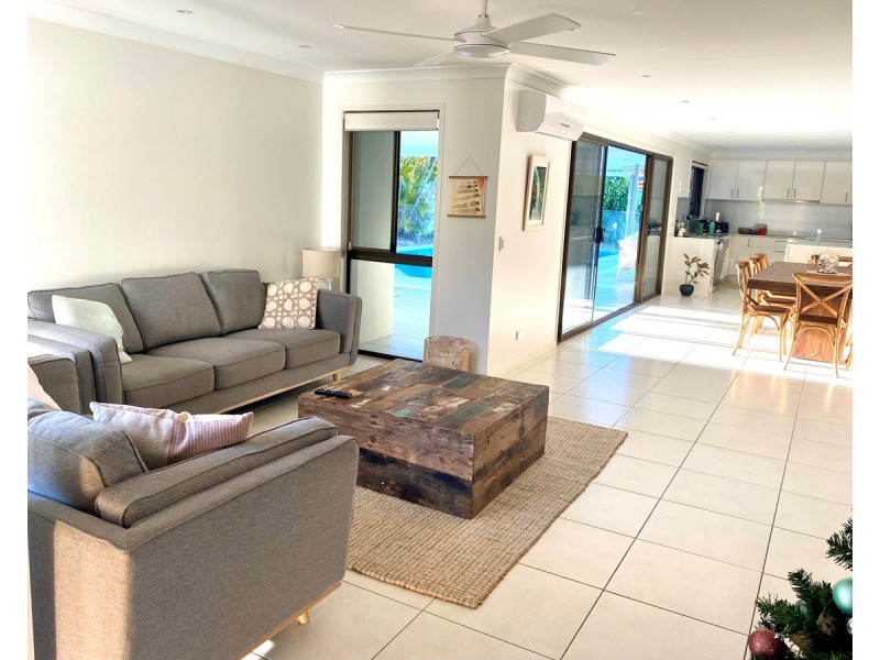 7 Penguin Parade, Burleigh Waters QLD 4220