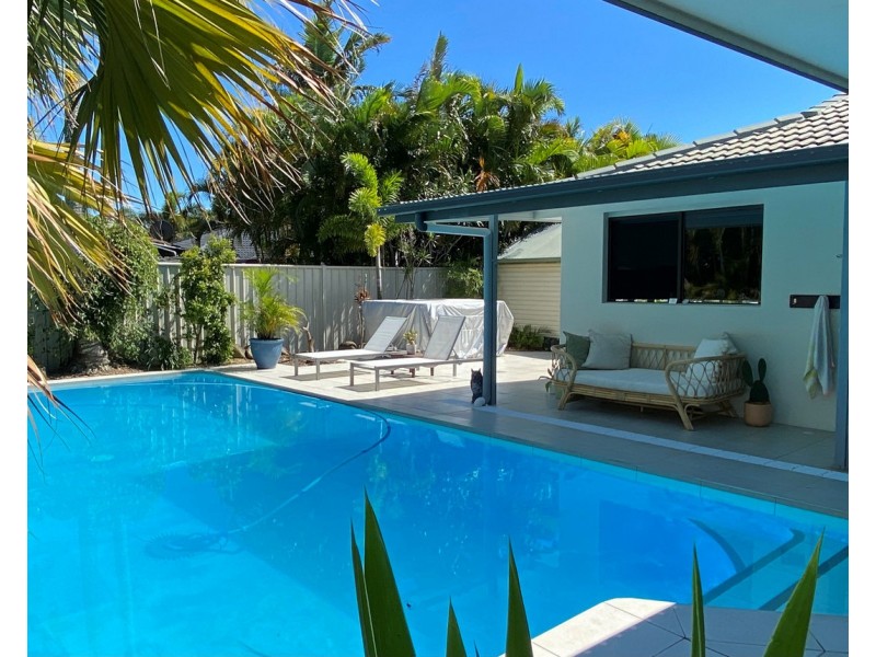 7 Penguin Parade, Burleigh Waters QLD 4220