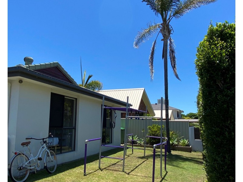 7 Penguin Parade, Burleigh Waters QLD 4220