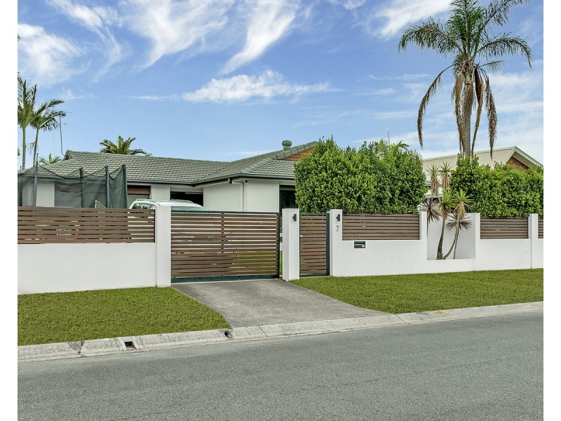 7 Penguin Parade, Burleigh Waters QLD 4220