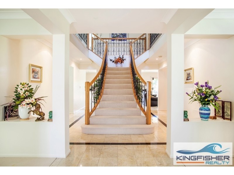 190 Dunlin Drive, Burleigh Waters QLD 4220