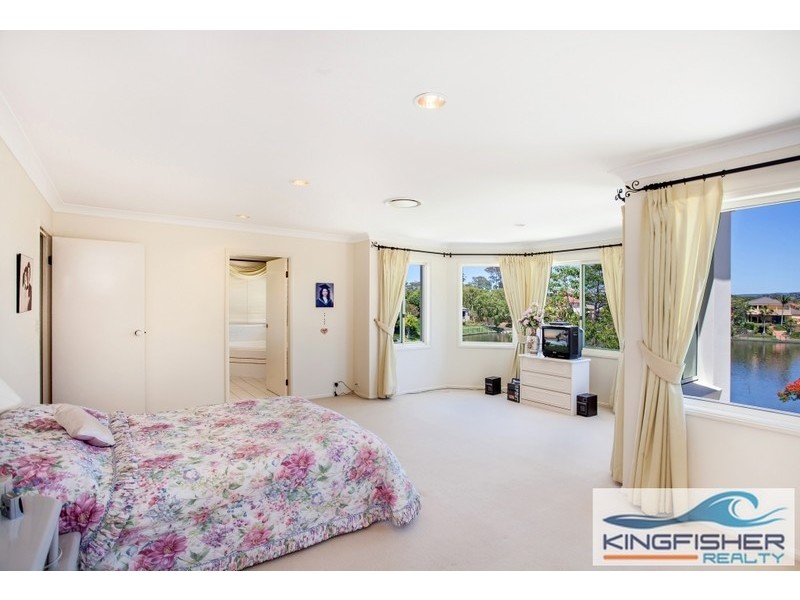 190 Dunlin Drive, Burleigh Waters QLD 4220
