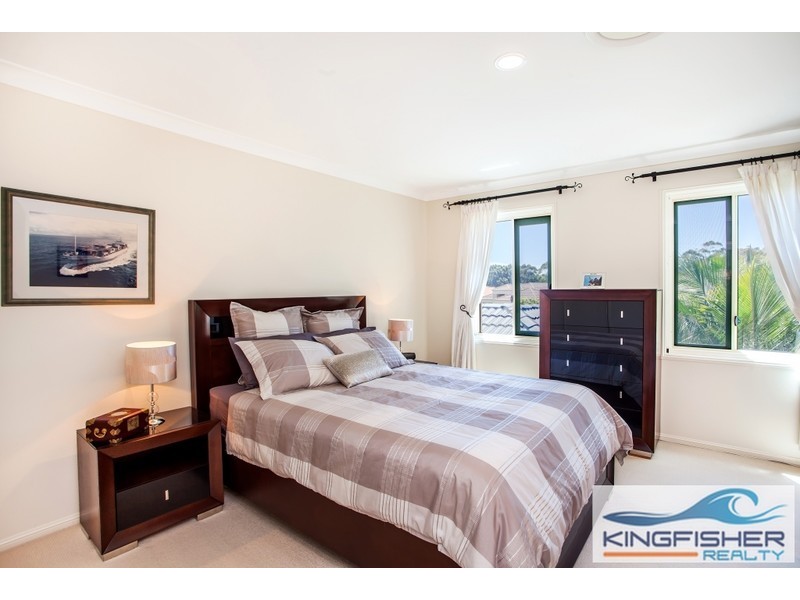 190 Dunlin Drive, Burleigh Waters QLD 4220