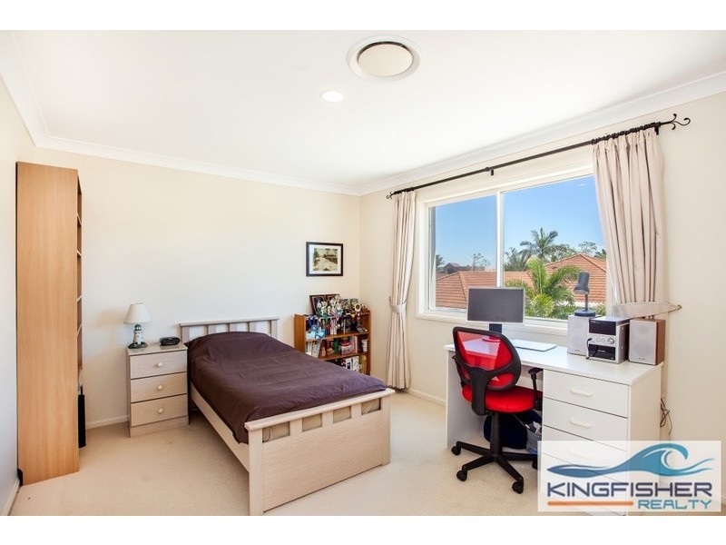 190 Dunlin Drive, Burleigh Waters QLD 4220