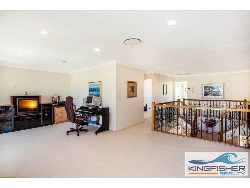 190 Dunlin Drive, Burleigh Waters QLD 4220