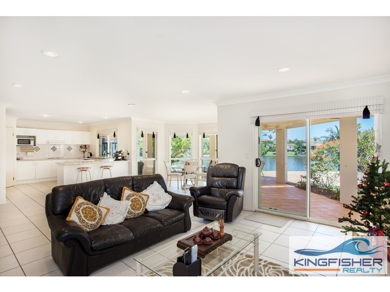 190 Dunlin Drive, Burleigh Waters QLD 4220