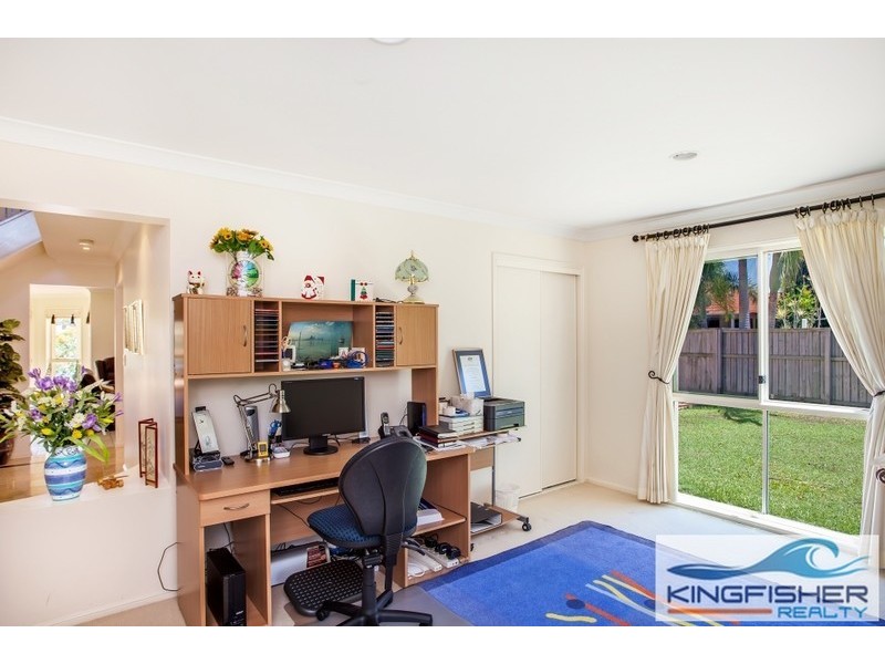 190 Dunlin Drive, Burleigh Waters QLD 4220