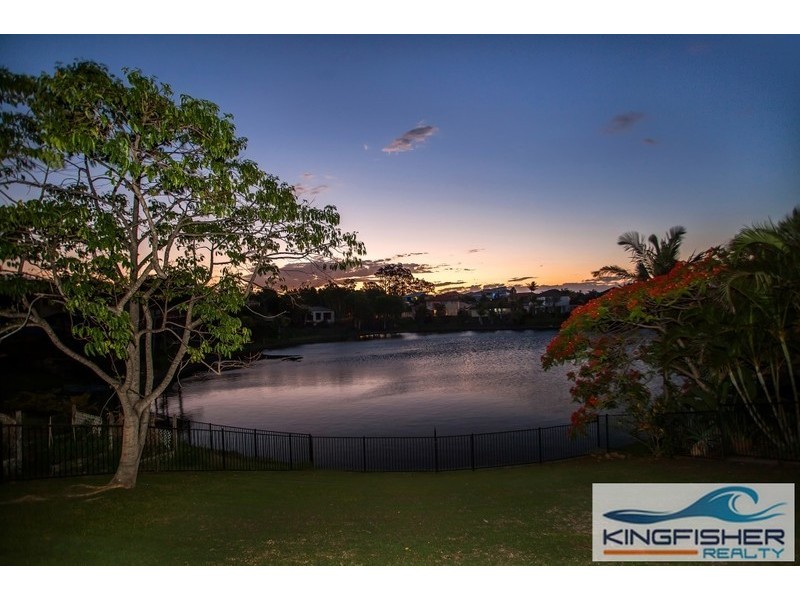 190 Dunlin Drive, Burleigh Waters QLD 4220