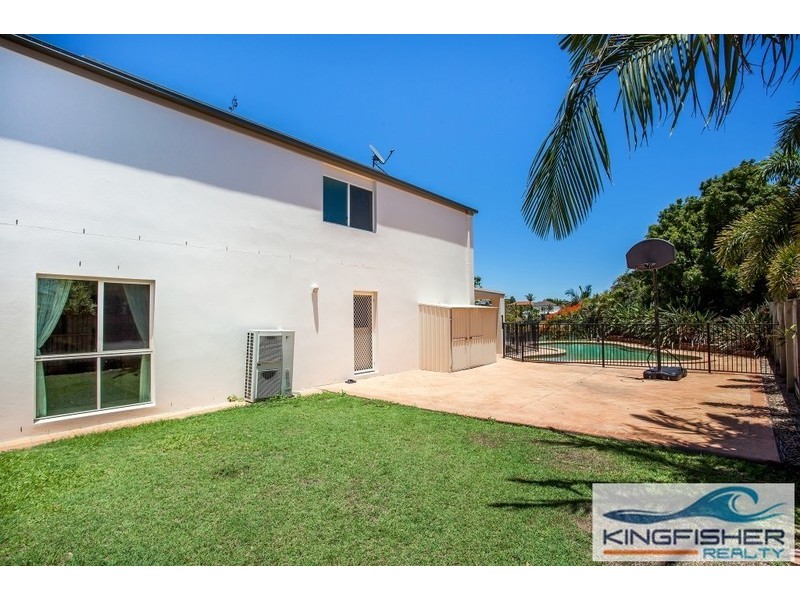 190 Dunlin Drive, Burleigh Waters QLD 4220