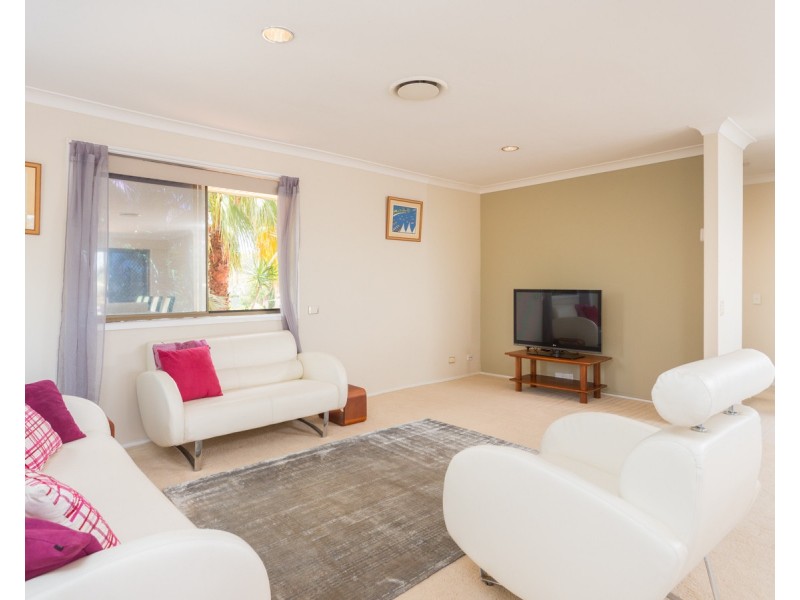 84 Honeyeater Drive, Burleigh Waters QLD 4220