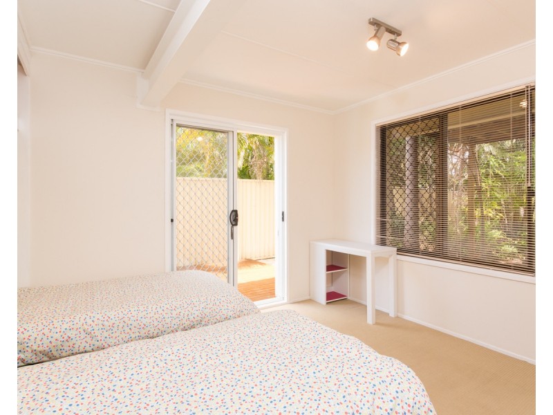 84 Honeyeater Drive, Burleigh Waters QLD 4220