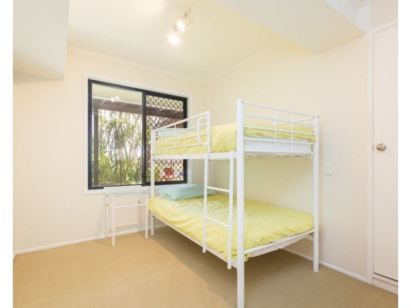 84 Honeyeater Drive, Burleigh Waters QLD 4220