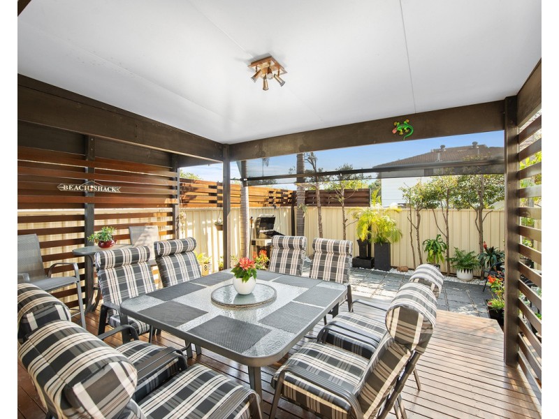 1/6 Peter Parade, Miami QLD 4220