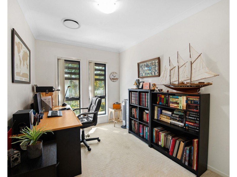 1/6 Peter Parade, Miami QLD 4220