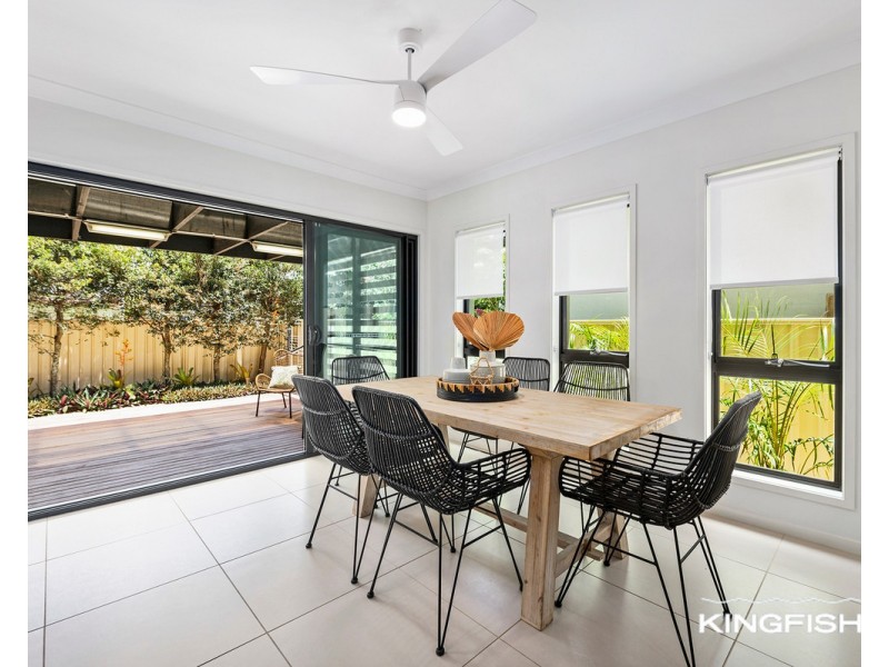 2/6 Peter Parade, Miami QLD 4220