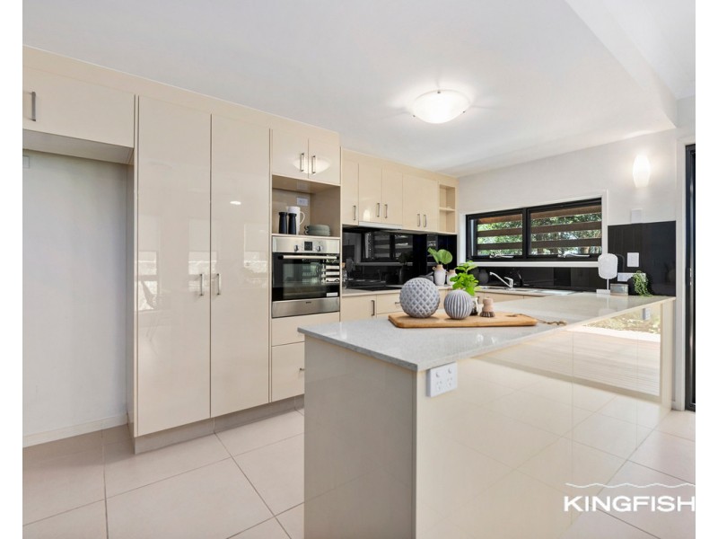 2/6 Peter Parade, Miami QLD 4220
