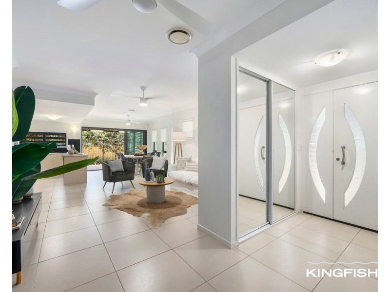 2/6 Peter Parade, Miami QLD 4220
