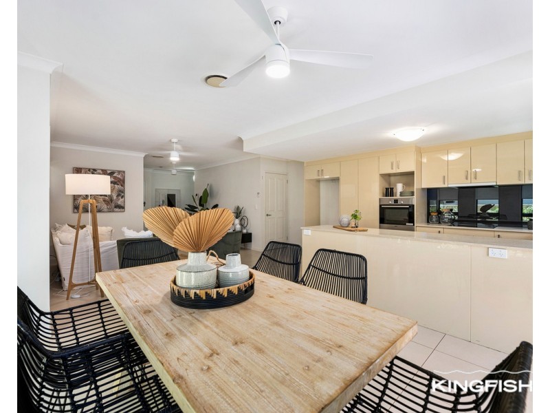 2/6 Peter Parade, Miami QLD 4220