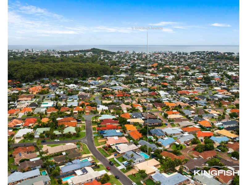 5 Goldfinch Avenue, Burleigh Waters QLD 4220
