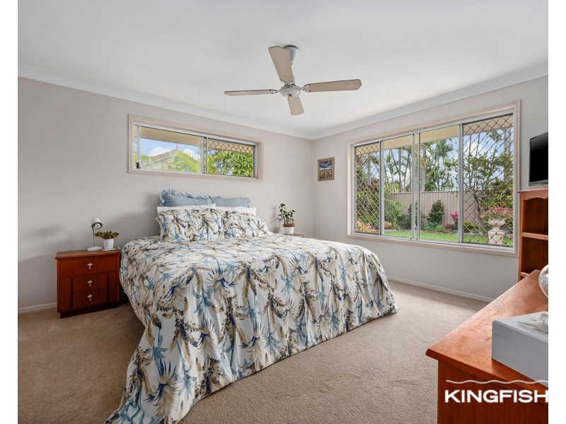 5 Goldfinch Avenue, Burleigh Waters QLD 4220