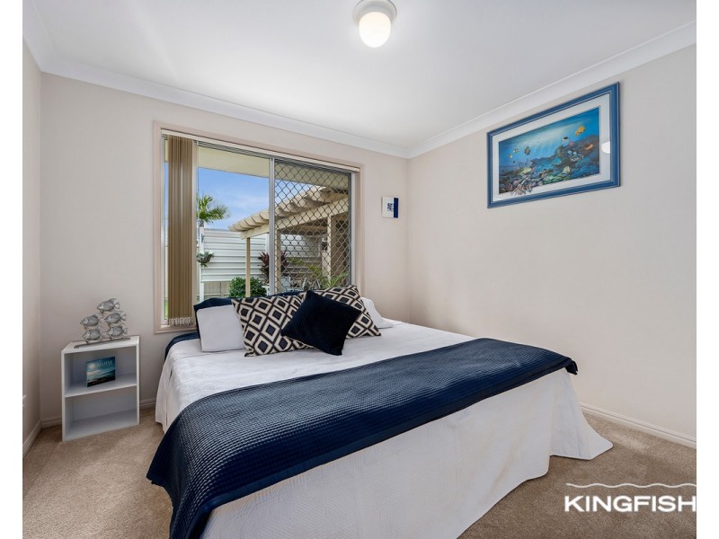 5 Goldfinch Avenue, Burleigh Waters QLD 4220