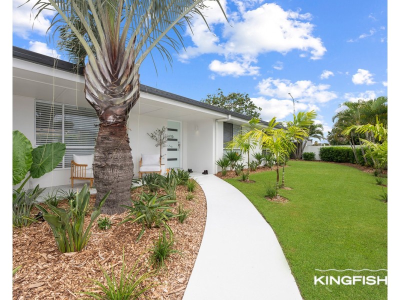 1 Intrepid Drive, Mermaid Waters QLD 4218