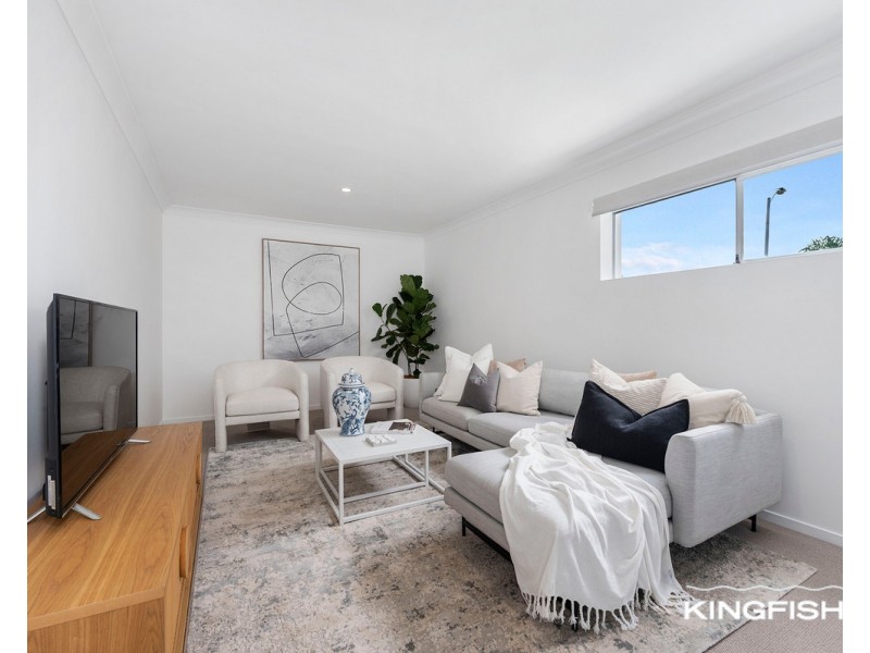 1 Intrepid Drive, Mermaid Waters QLD 4218