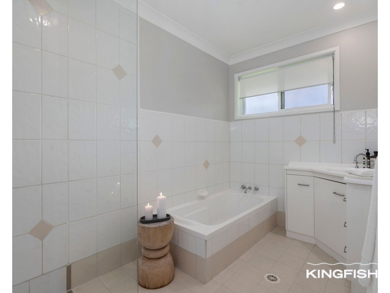 1 Intrepid Drive, Mermaid Waters QLD 4218